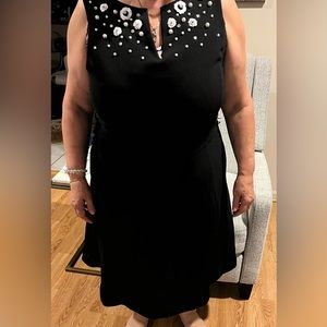 Roz & Ali black dress!